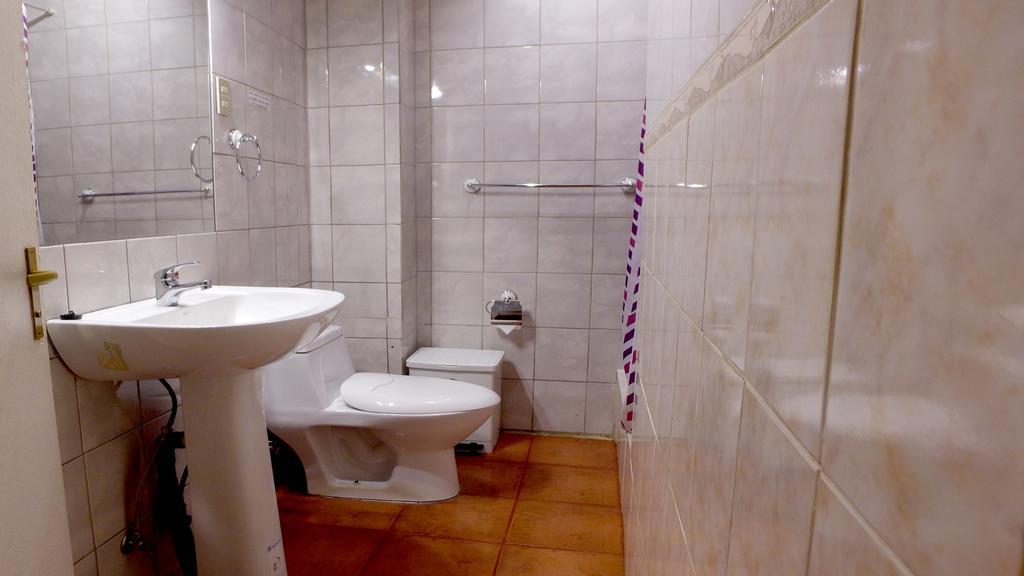 Hostal Victoria Пунта-Аренас Екстер'єр фото